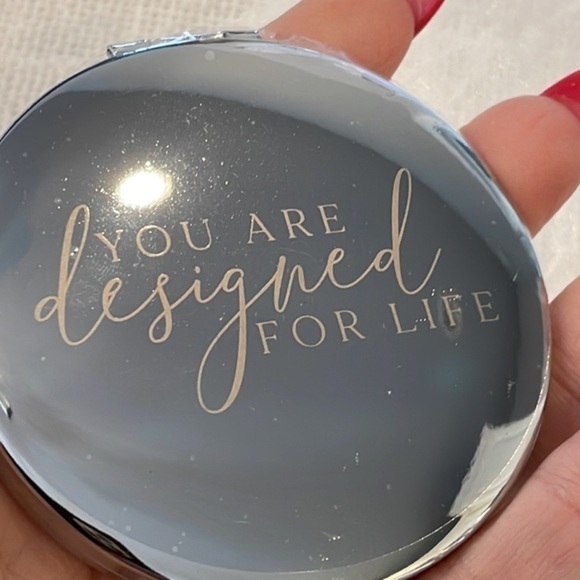 Personal vanity pocket mirror new in gift bag XOXO darlin you are a masterpiece - Picture 3 of 9